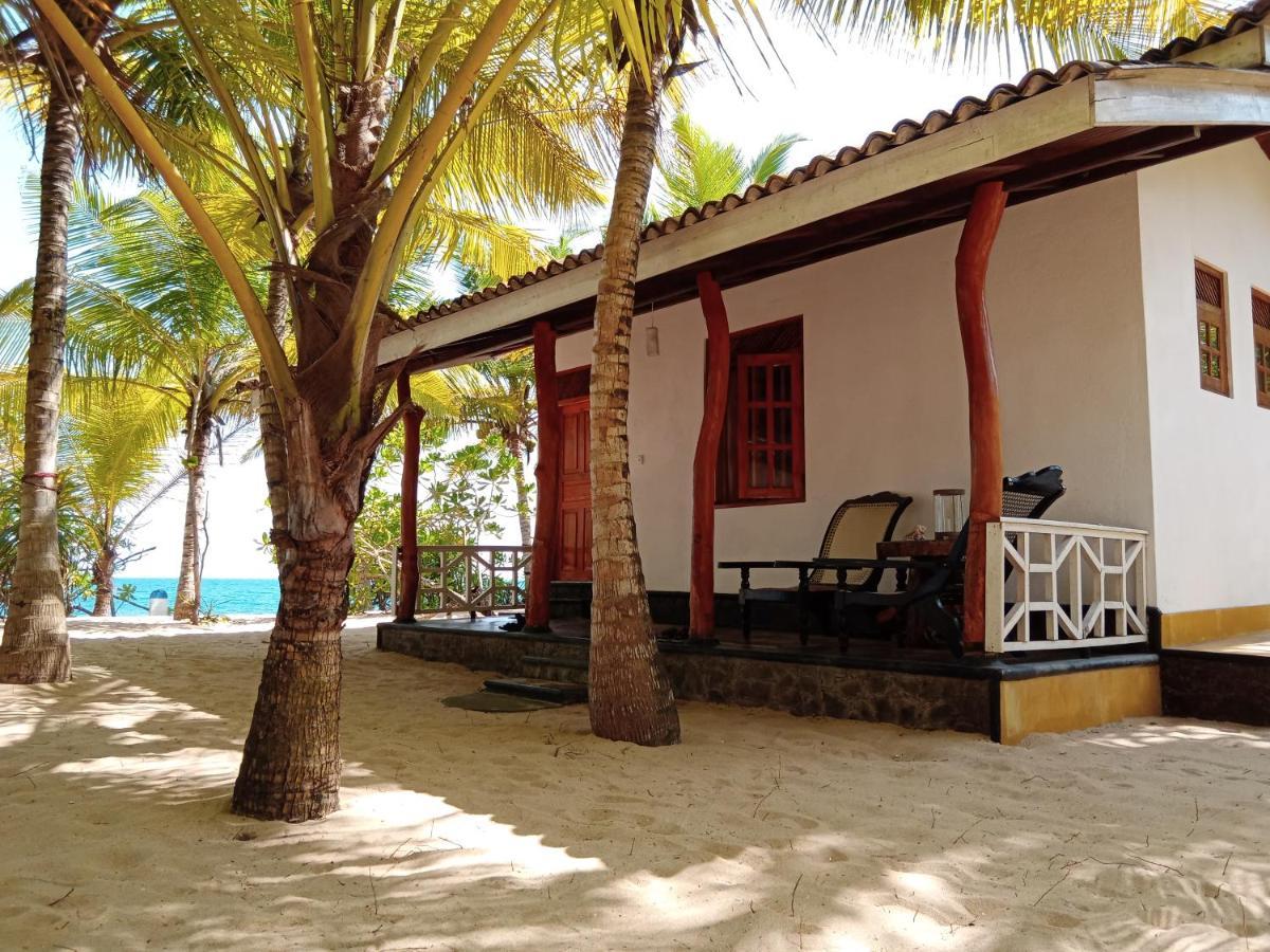 Ibisbird Beach Bungalows, Sport, Spa And Restaurant 탕갈레 외부 사진