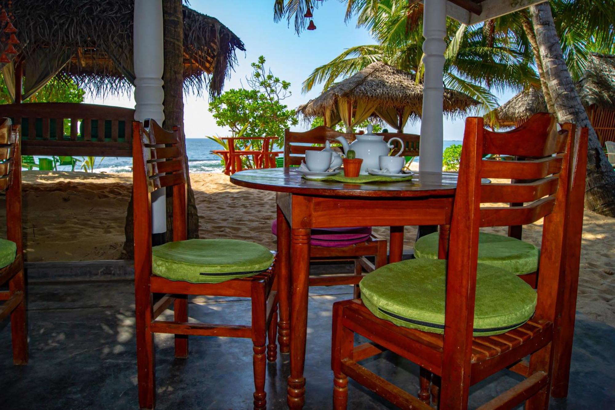 Ibisbird Beach Bungalows, Sport, Spa And Restaurant 탕갈레 외부 사진